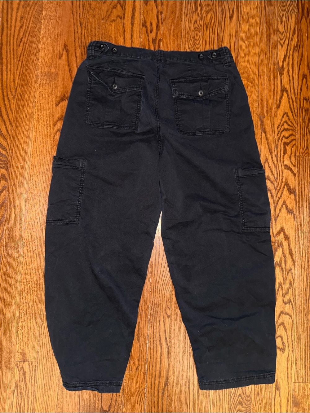 American Eagle Outfitters Black Barrel Cargo Pants - Picture 4 of 5